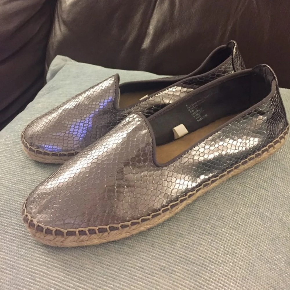 Dolce Vita Silver Snake Skin Flats